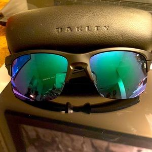 Mens mirrored Oakley sunglasses